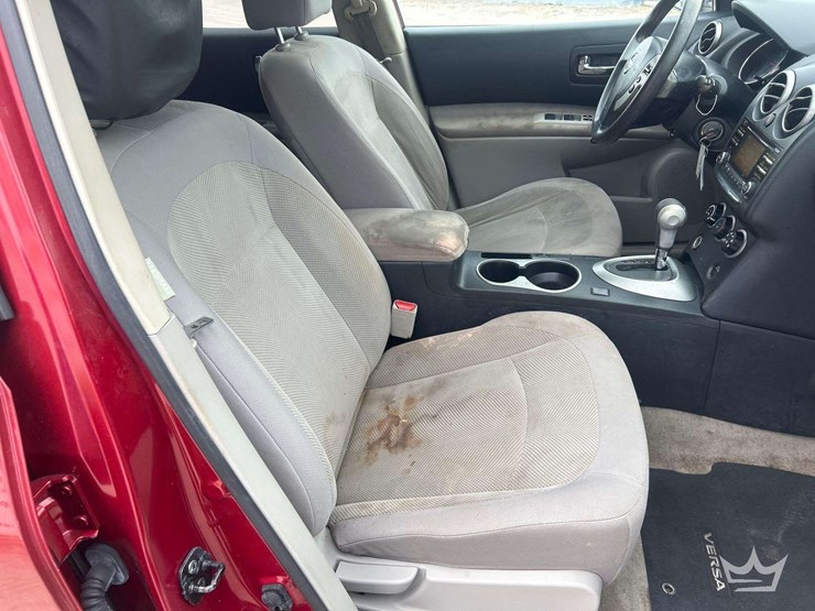 2013-nissan-rogue-image-24