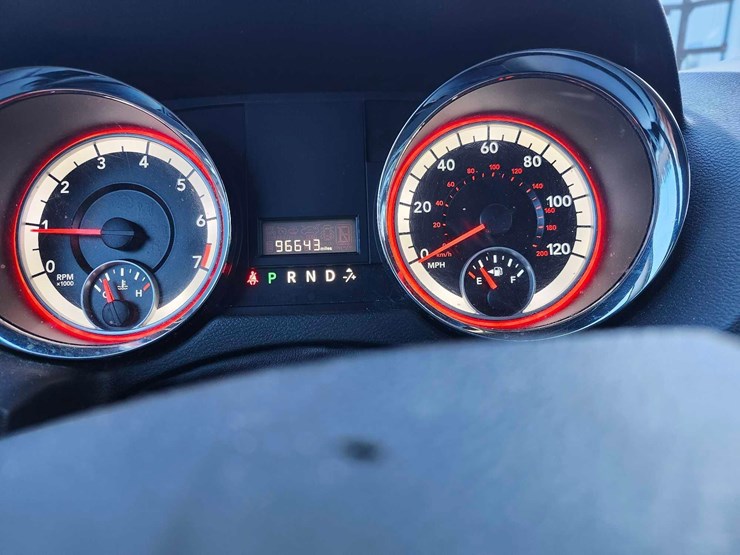 2014-dodge-grand-caravan-se-image-26