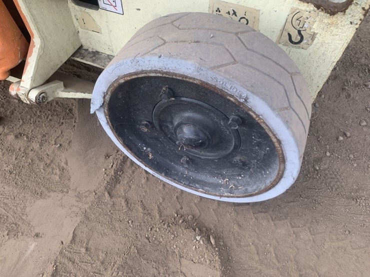 2004-jlg-2630es-image-9