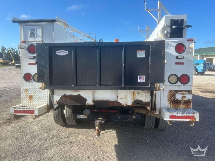 2012-ford-f550-image-40