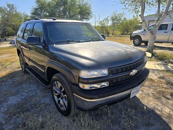 2004-chev-tahoe-1gnec13z74r243388-image-2