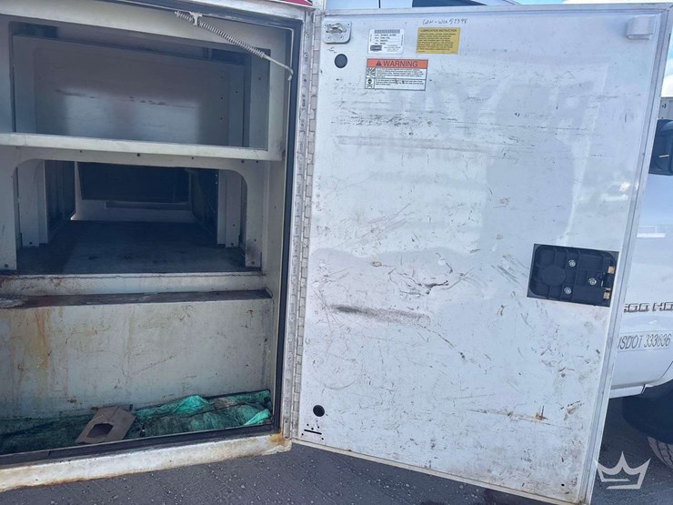 2015-chevrolet-silverado-3500hd-image-27