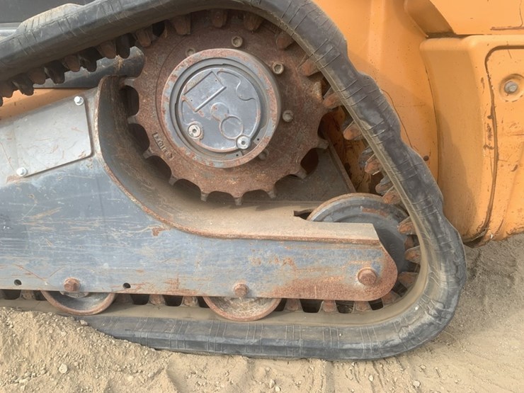 2011-case-tr270-image-8