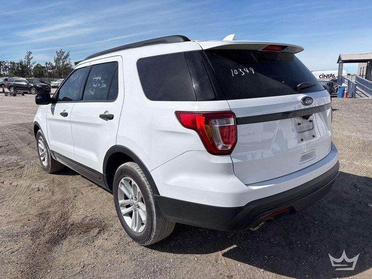 2017-ford-explorer-image-4