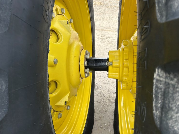 2014-john-deere-8270r-image-55