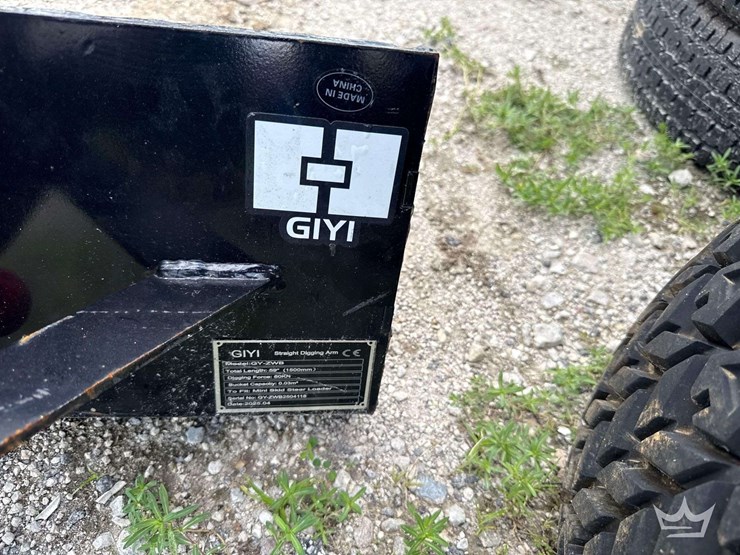 2025-giyi-gy-zwb-hydraulic-backhoe-arm-with-tooth-bucket-mini-skid-steer-attachment-image-3