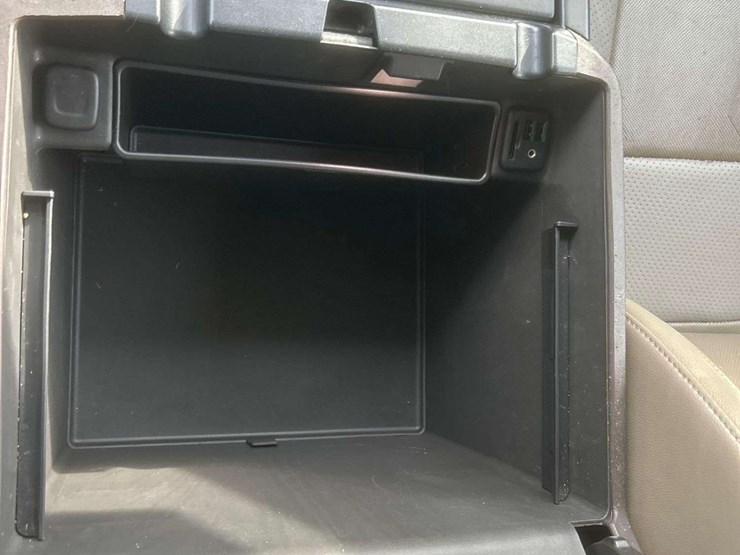 2014-chevrolet-silverado-4x4-crew-cab-pickup-truck-image-32