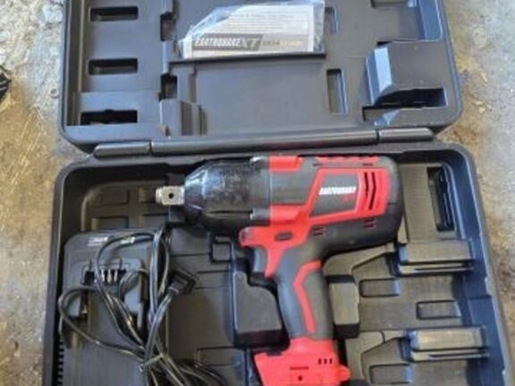 earthquake-xt-1/2-impact-with-charger-(no-battery)-image-1