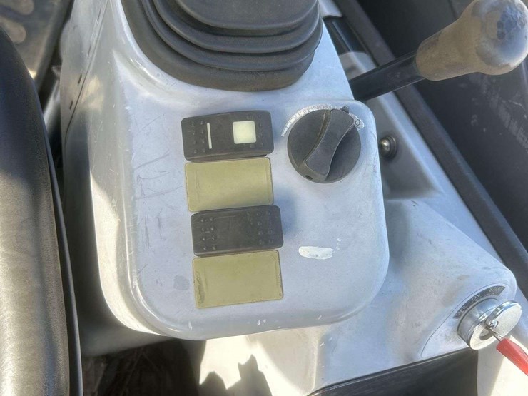 2018-deere-30g-image-13