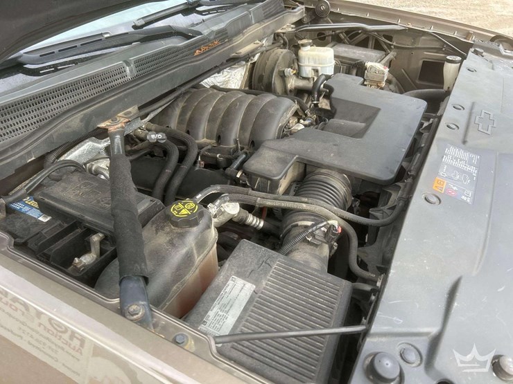 2014-chevrolet-silverado-4x4-crew-cab-pickup-truck-image-7