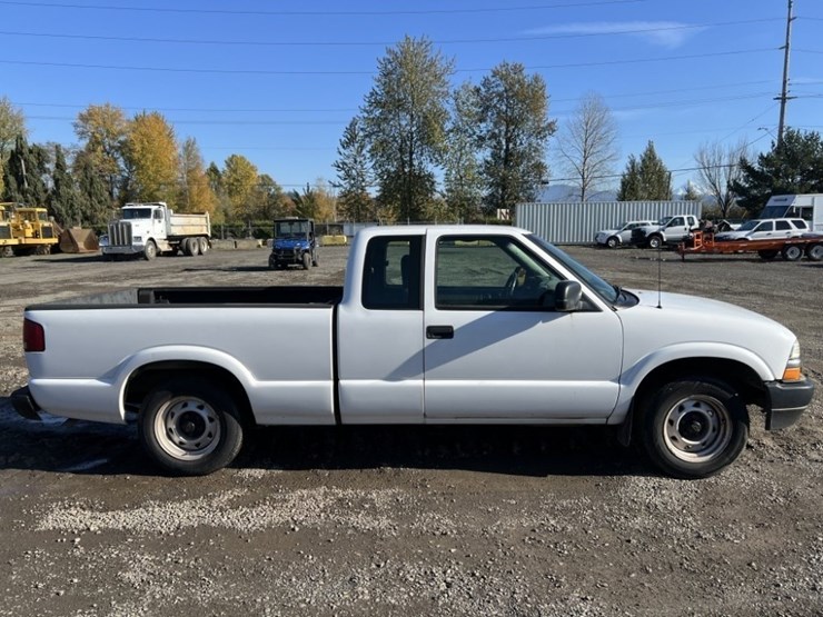 2003-chevrolet-s10-image-3