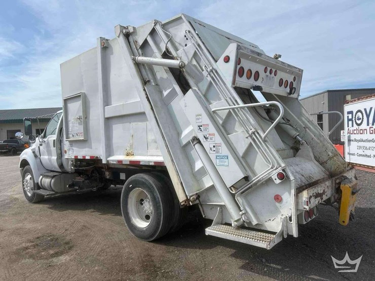 2013-ford-f750-image-4