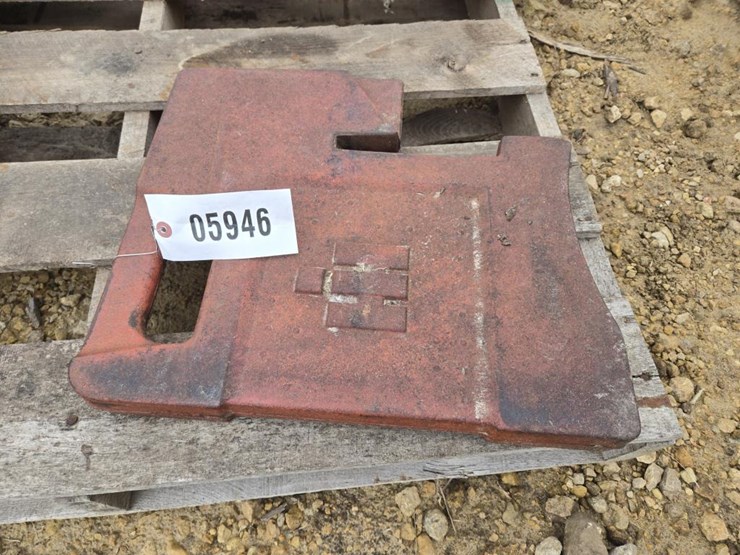 #5946-•-100#-stamped-ih-suitcase-weight-image-2