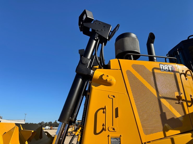2019-caterpillar-d8t-image-12