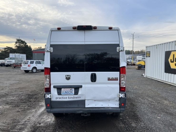2015-ram-promaster-2500-image-5