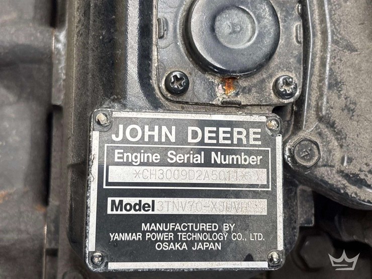 2021-john-deere-gator-image-5