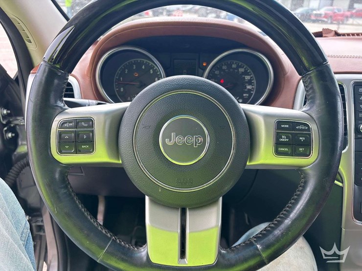 2012-jeep-grand-cherokee-image-13