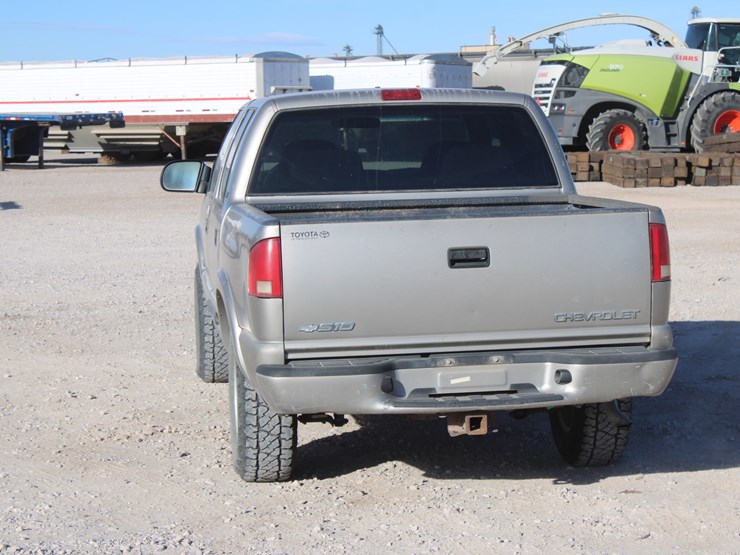 2004-chevrolet-s10-image-9