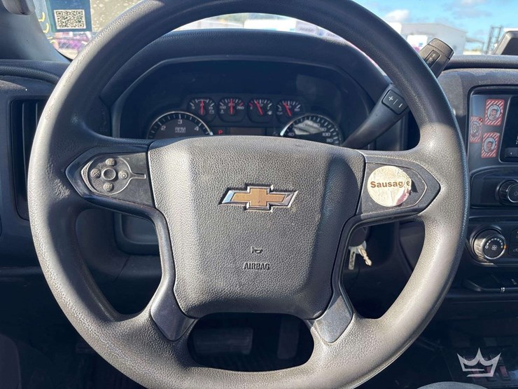 2015-chevrolet-silverado-3500hd-image-13