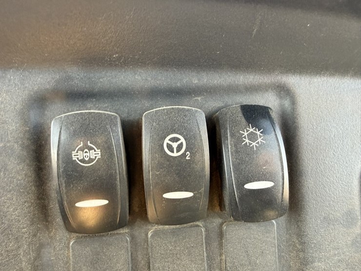 2010-caterpillar-740-image-77