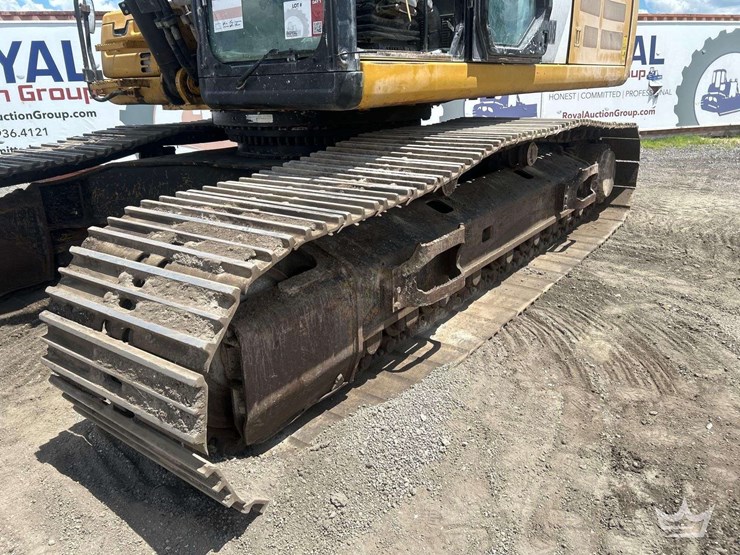 2016-caterpillar-349fl-image-13