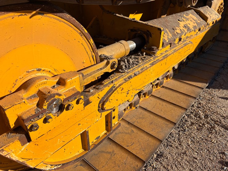 2022-deere-650k-lgp-image-10