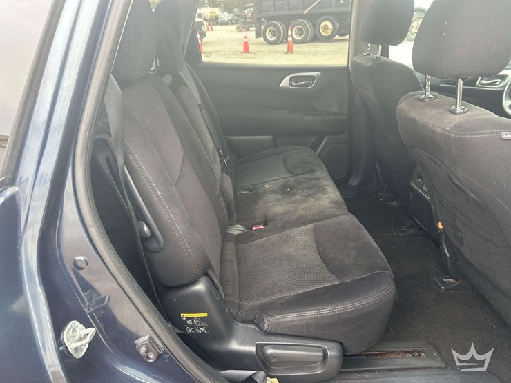 2015-nissan-pathfinder-image-23