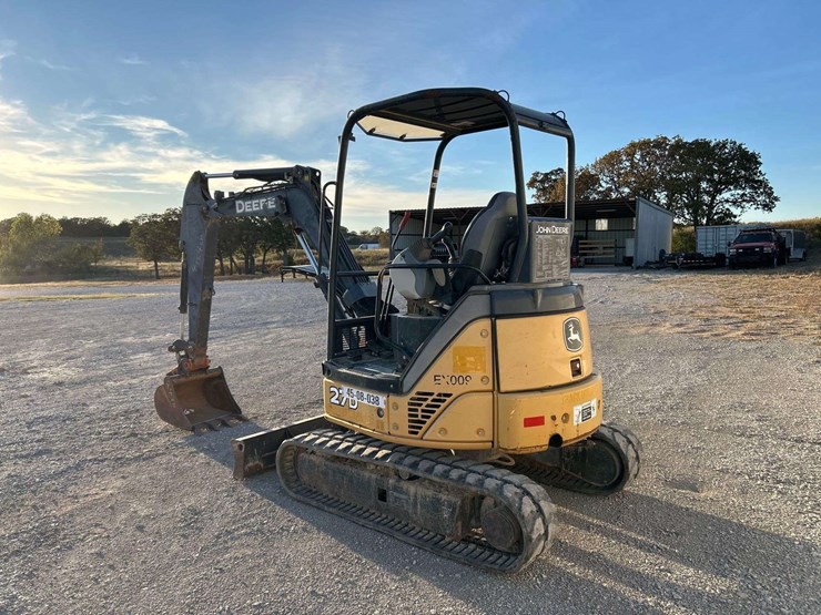 2013-deere-27d-image-2