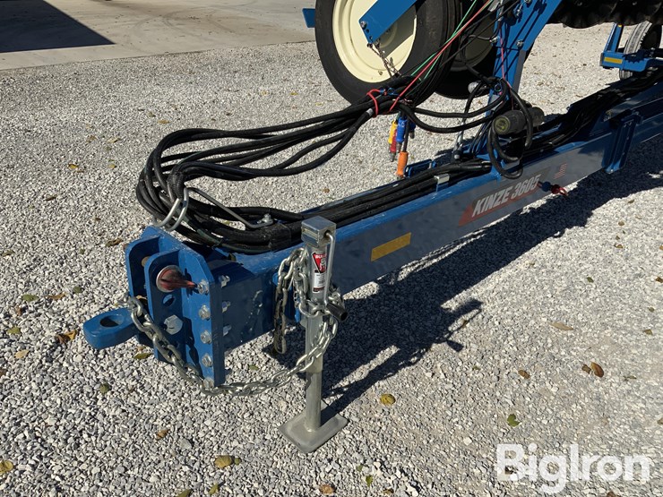 2023-kinze-3605-image-9