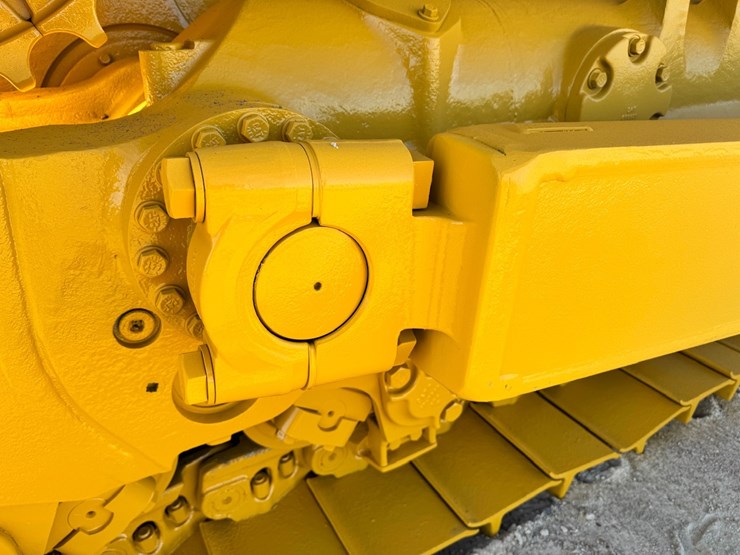 2019-caterpillar-d8t-image-25