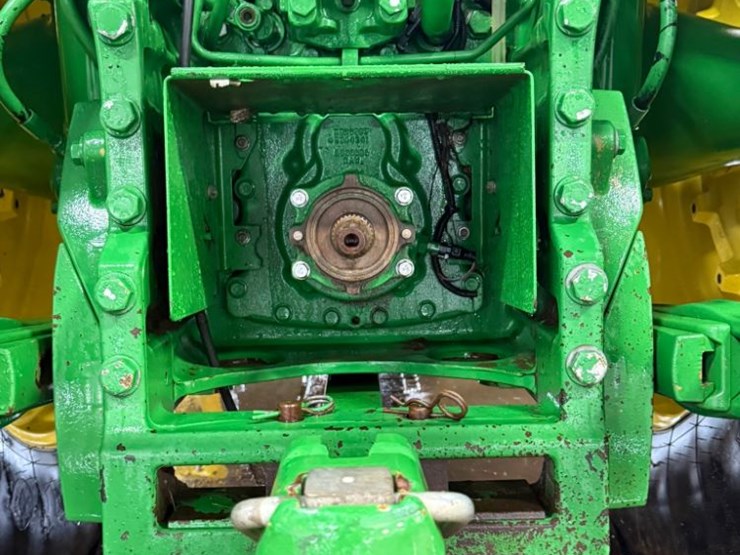 2016-john-deere-8245r-image-19