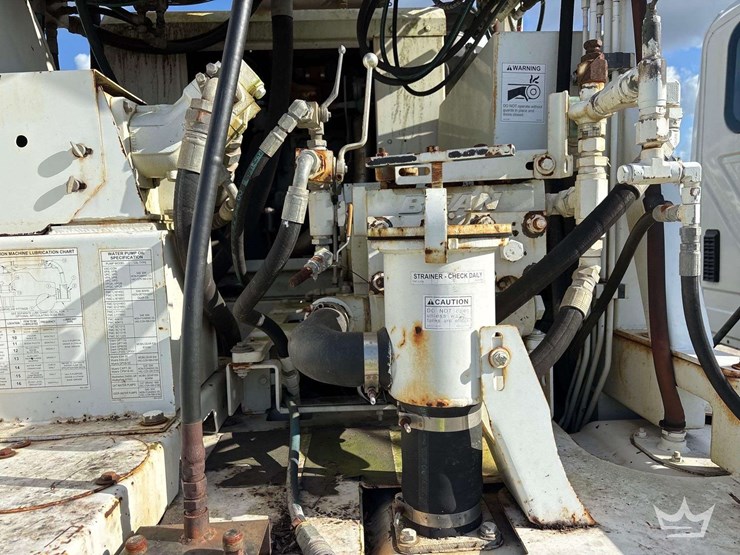 2009-international-7400-image-45