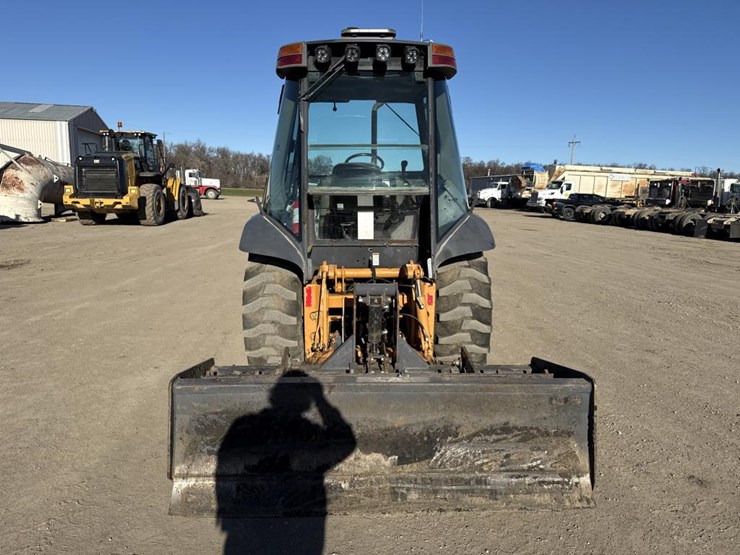 case-570m-xt-image-4