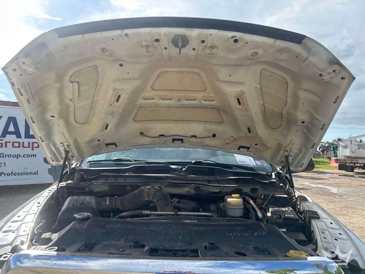 2012-dodge-3500-image-16