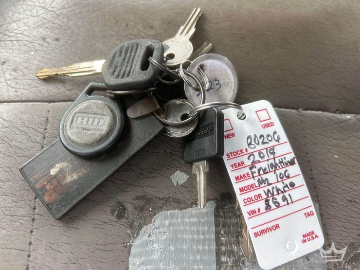 2014-freightliner-m2-106-image-48