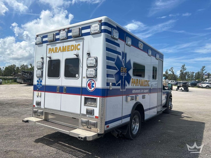 2013-ford-f550-image-3