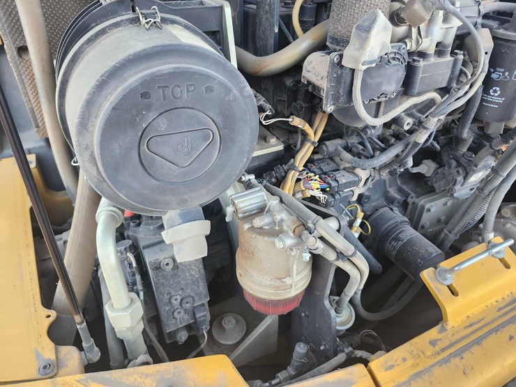 john-deere-324-image-32