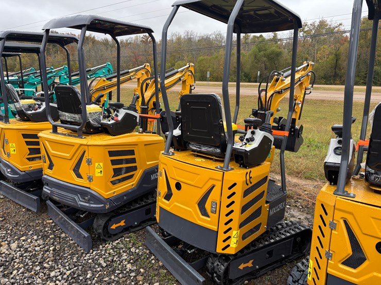 #82-•-cfg-industrial-mx12rx-mini-excavator-image-4