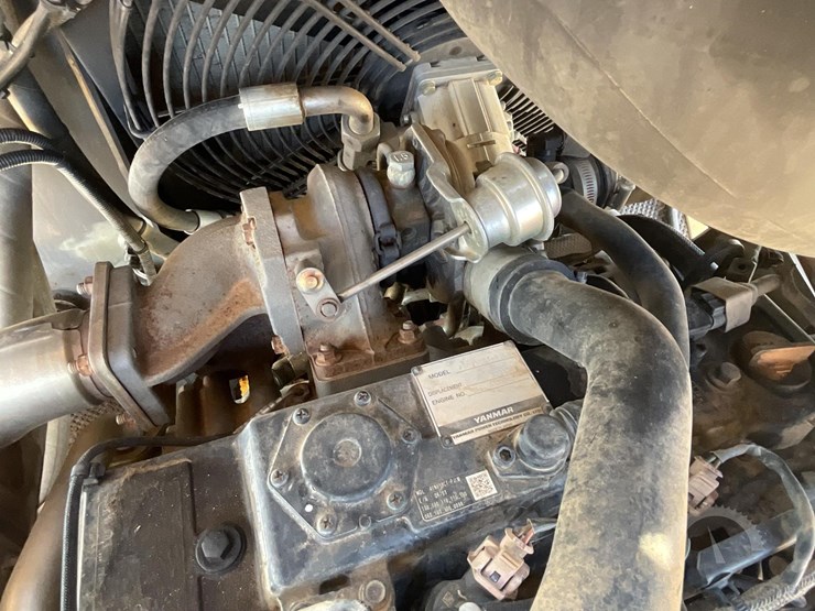 2015-deere-324k-image-29