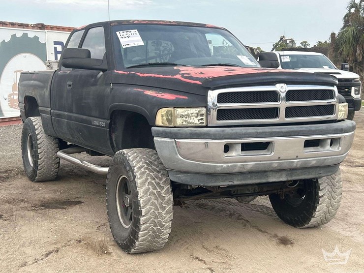 1999-dodge-ram-1500-image-2