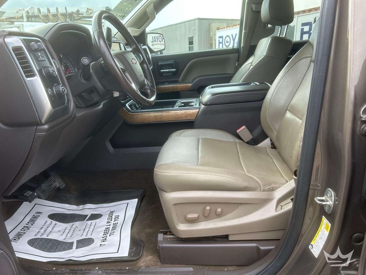 2014-chevrolet-silverado-4x4-crew-cab-pickup-truck-image-10