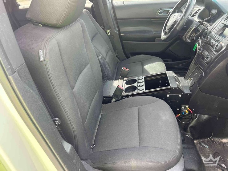 2017-ford-explorer-image-25