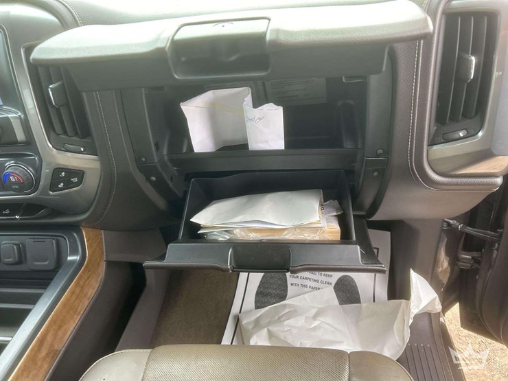 2014-chevrolet-silverado-4x4-crew-cab-pickup-truck-image-19