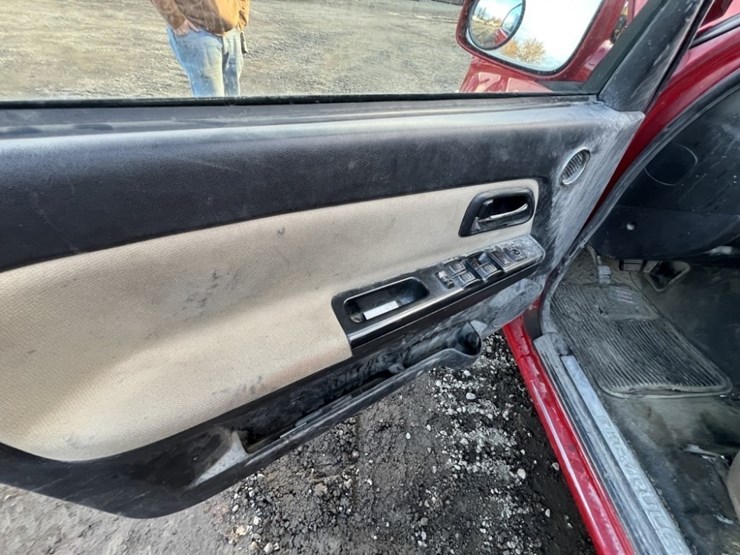 2011-chevrolet-colorado-lt-image-22