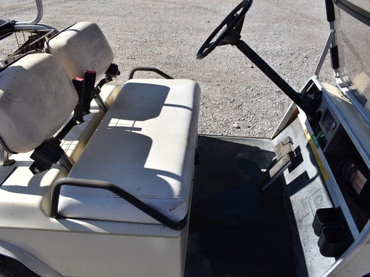 club-car-golf-cart-electric-w/-charger-(serial-#-a9140265410)-(k)-image-6
