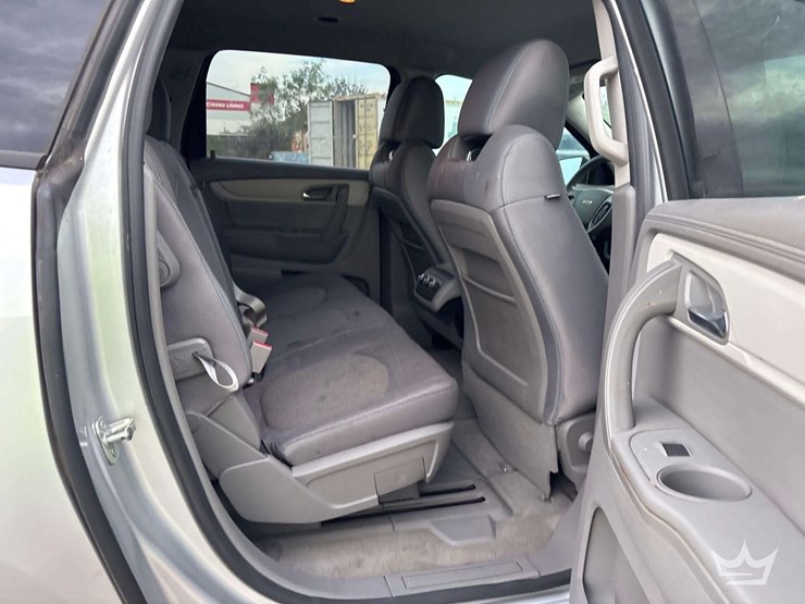 2015-chevrolet-traverse-image-21