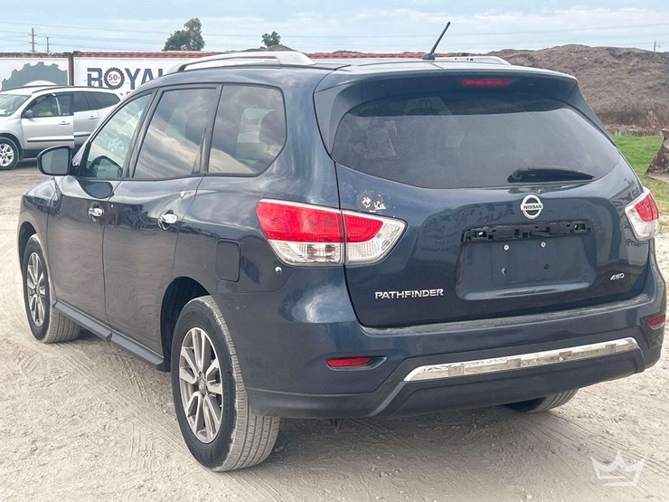 2015-nissan-pathfinder-image-4