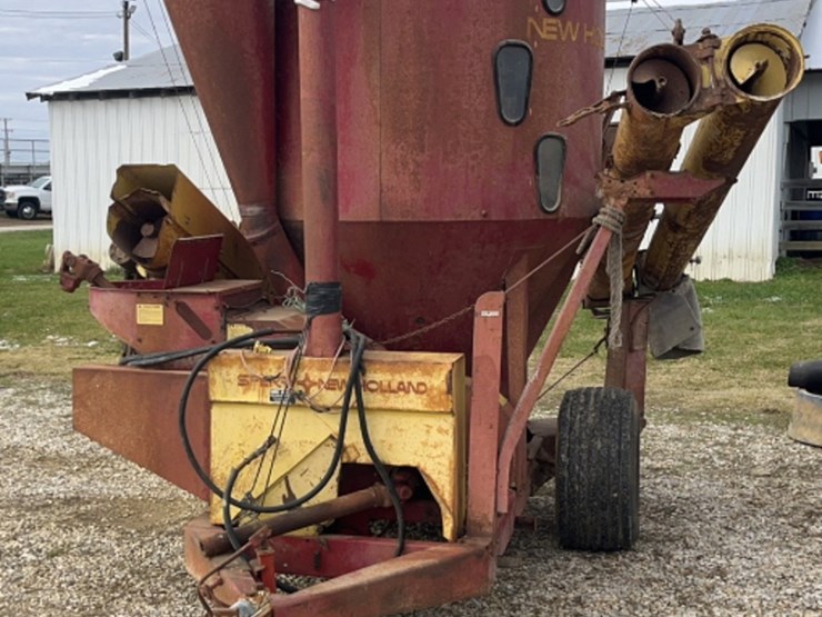 new-holland-355-image-2