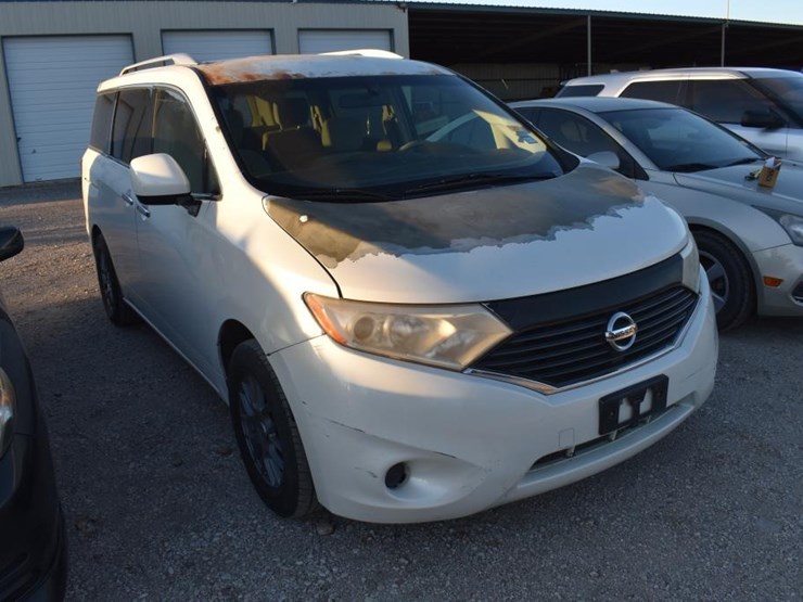 2011-nissan-quest-image-2