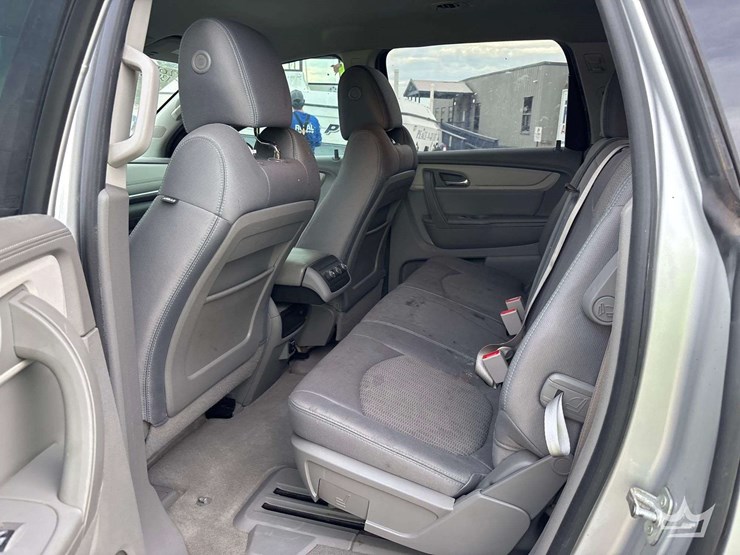 2015-chevrolet-traverse-image-18